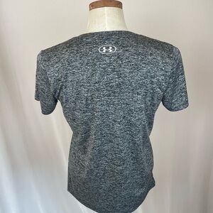 Set of 3 under armour loose fit t-shirt size medium